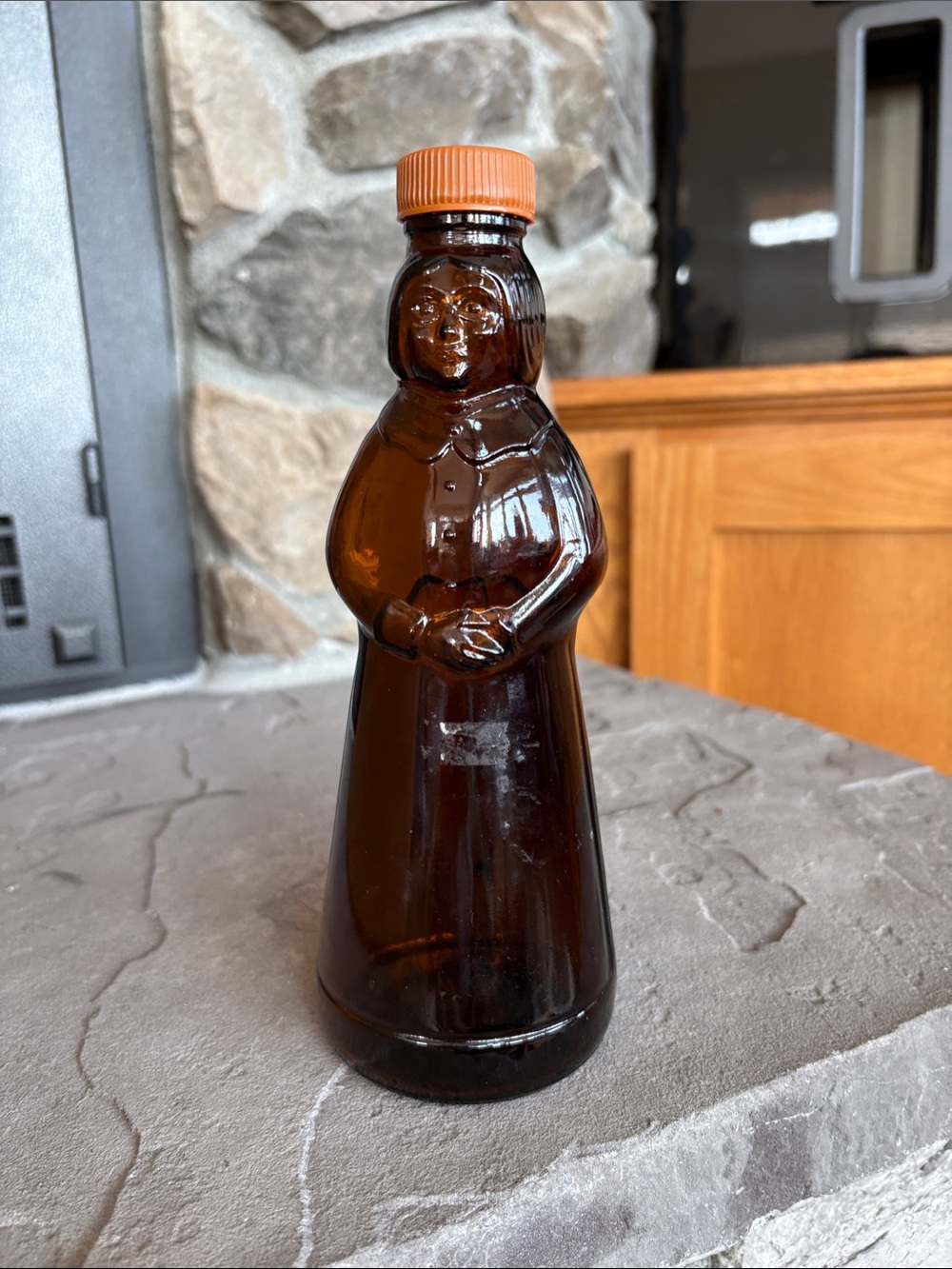 Vintage Aunt Jemima Figural Dark Amber Glass Syrup Bottle